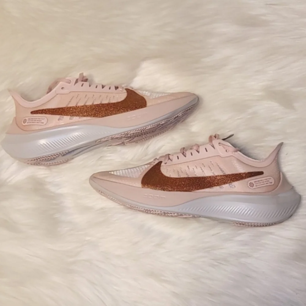 Nike Zoom Gravity Running Sneakers Echo Pink Metallic Red Bronze
